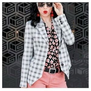 Cabi Women’s Valentina Blazer Beige Black Size 12